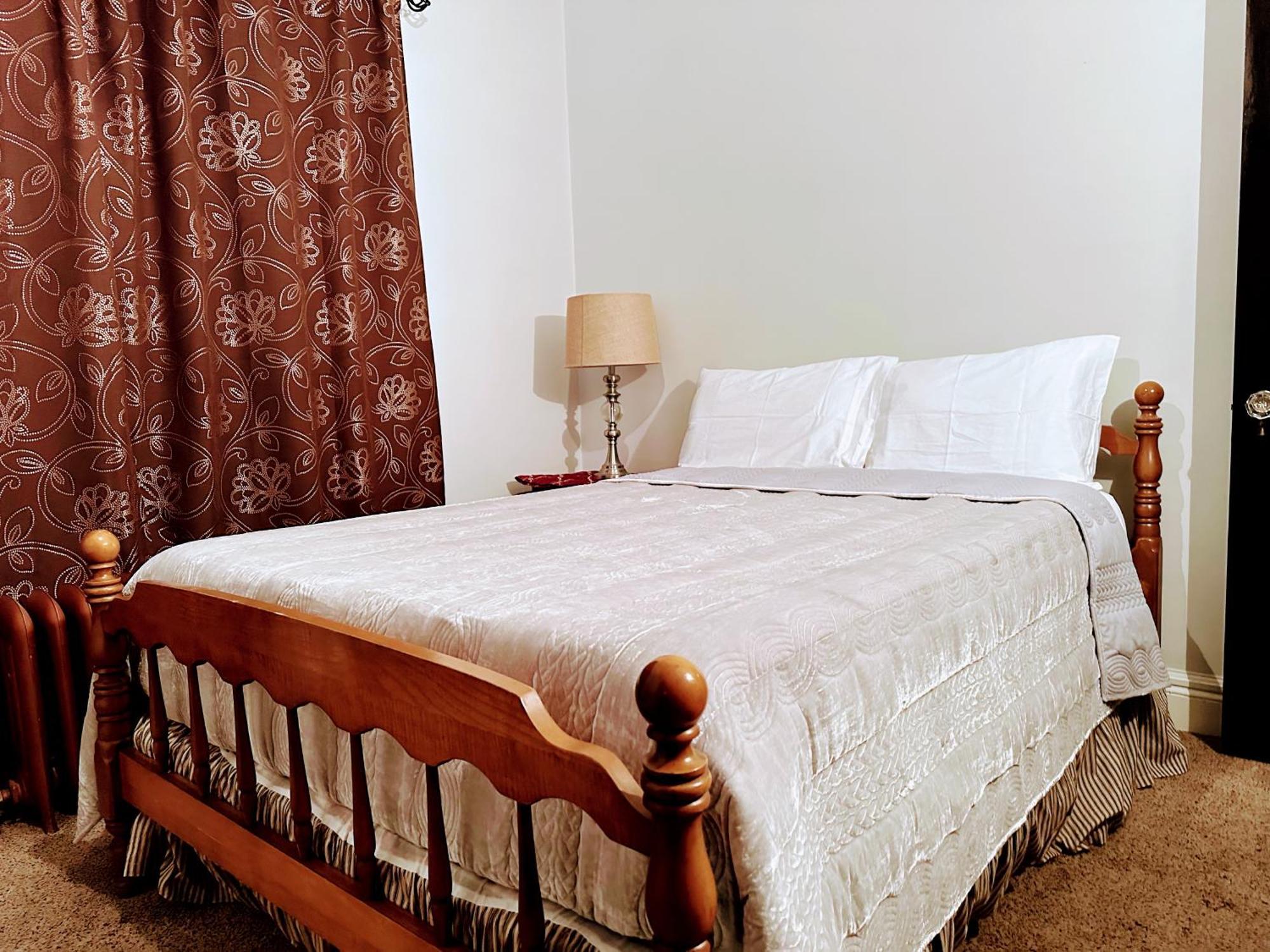 Apartment Elmwood Village *